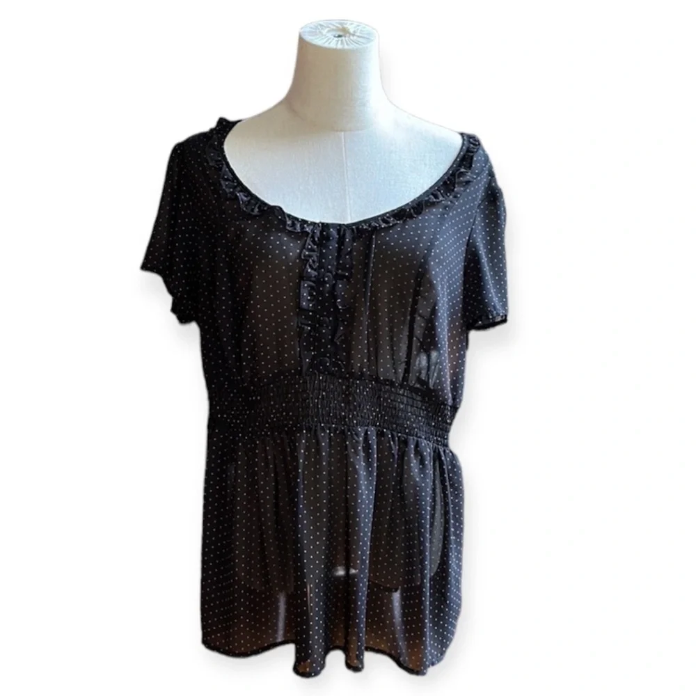 Torrid Ruffled Short Sleeve Black Pink Polka Dots Top Size 0 - Picture 1 of 9